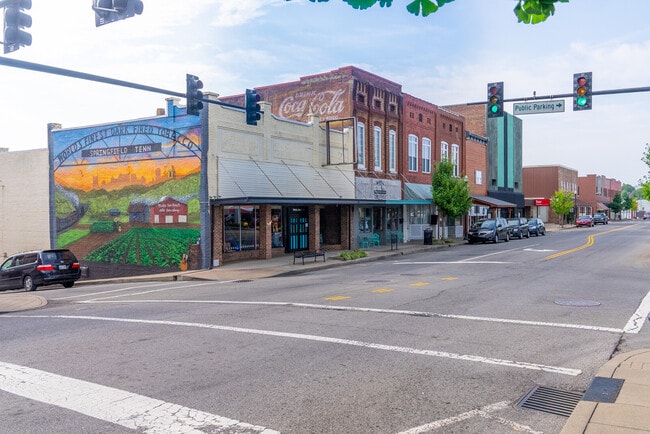 Building Photo - 305 Connell St