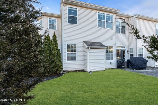 Building Photo - 40 Thistledown St