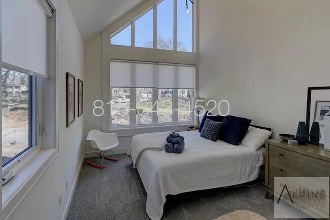 Building Photo - Fully Furnished Short or Mid Term Rental