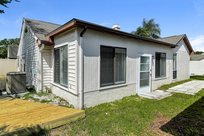 Building Photo - 7019 Drury St