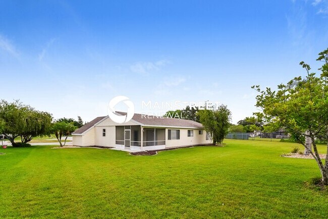 Building Photo - 3 Bedroom Pet-Friendly Home in North Port, FL with Main Street Renewal