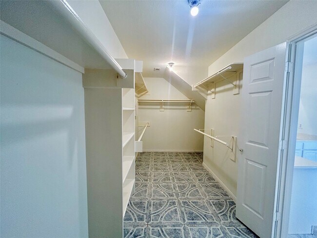 Building Photo - 12422 Glenleigh Dr
