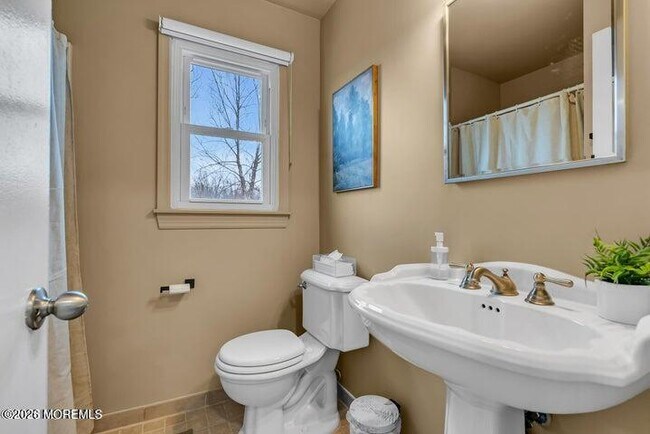 Building Photo - 19 Fieldstone Ln