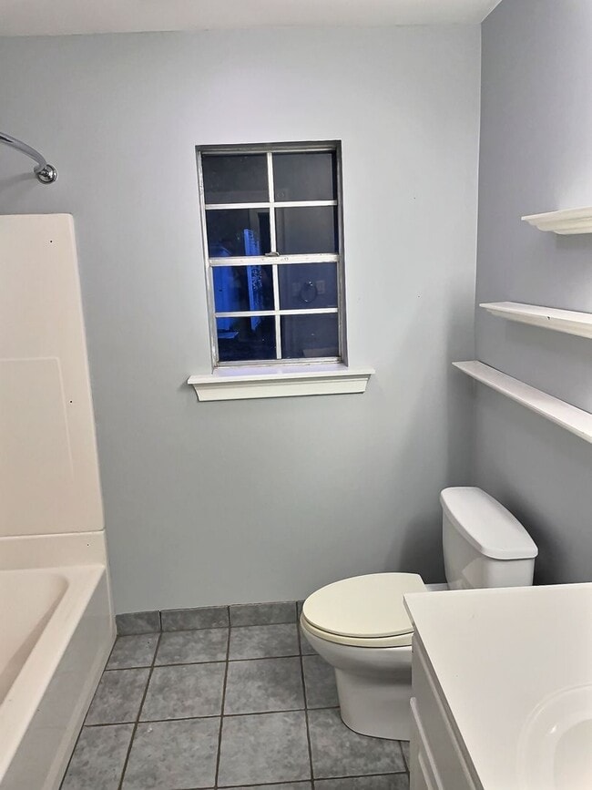 Building Photo - 3 BD 2 BA Home in the Bayou View School District of Gulfport includes LAWN CARE