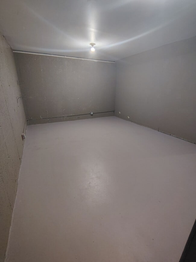 Building Photo - 2180 Reed Ave