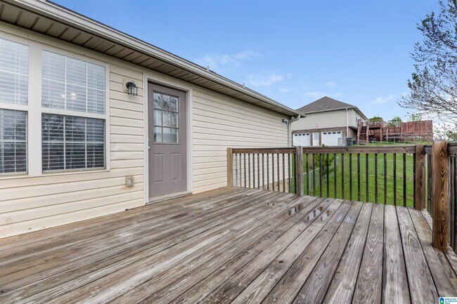 Building Photo - 650650 Starlite Dr