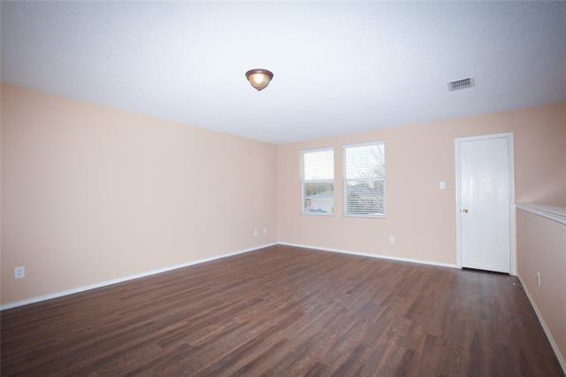 Building Photo - 1200 Willow Tree Dr