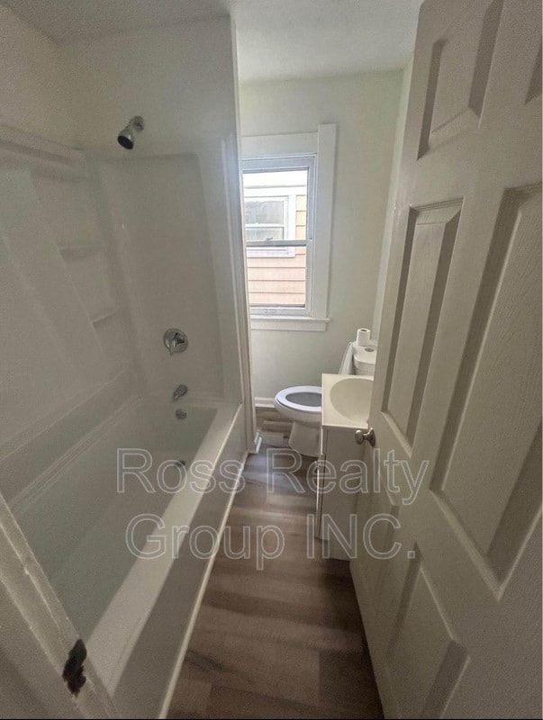 Building Photo - 2750 Monroe St