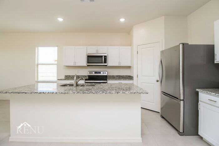 Building Photo - 18392 Los Gabrieles Wy