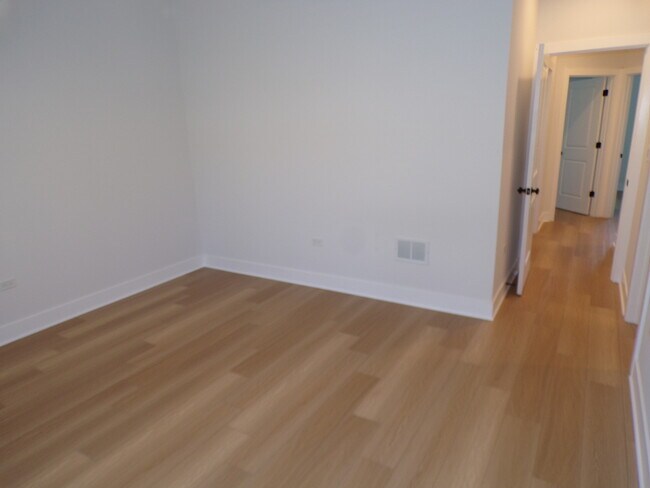 Building Photo - 33476 N Evergreen Dr