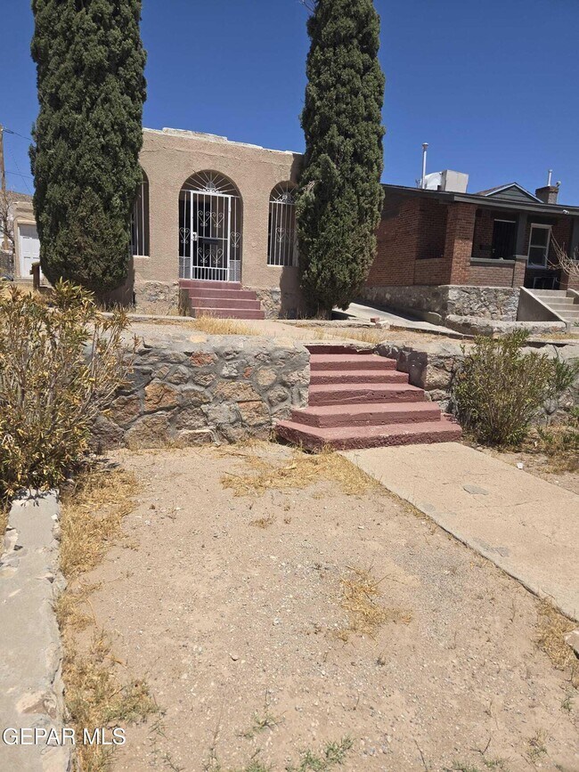 Primary Photo - 2205 Silver Ave