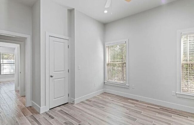 Building Photo - 16 Justin Ct