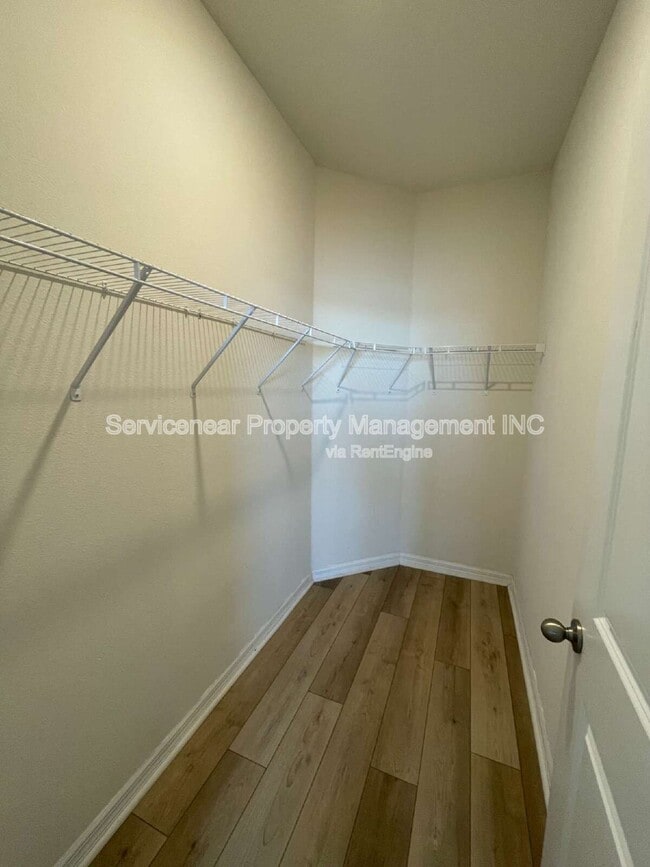 Building Photo - 7844 Stonebrook Cir