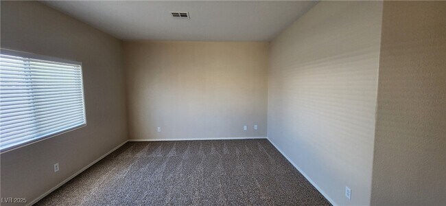 Building Photo - 4646 Wood View St