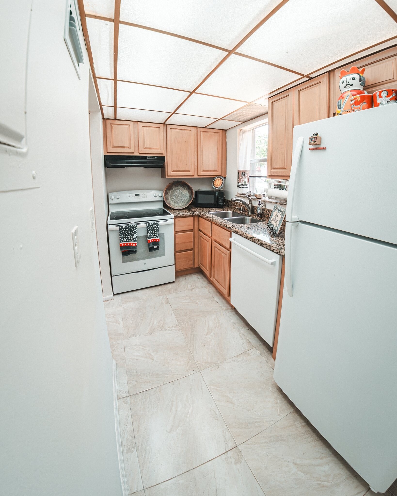 Building Photo - 204 Lake Frances Dr