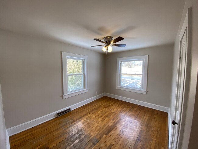 Building Photo - 655 Fisher Rd