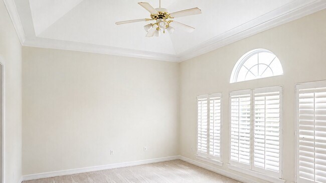 Building Photo - 43 Wincrest Falls Dr
