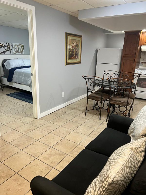 Building Photo - 305 E Mt Eden Ave