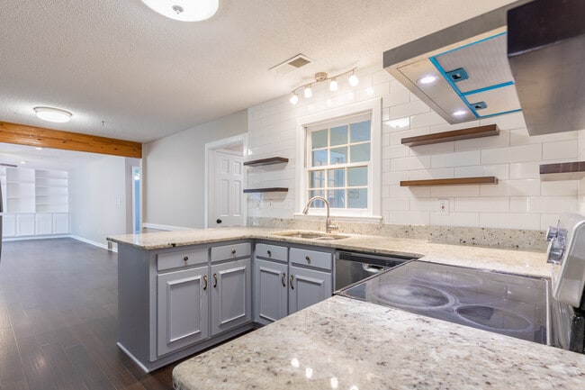 Building Photo - 8501 Buckthorn Dr