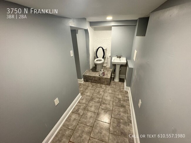 Building Photo - 3750 N Franklin-