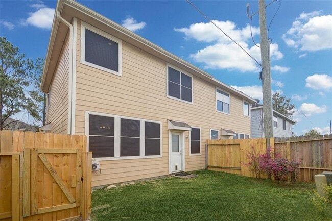 Building Photo - 5723 Vinemont Ln