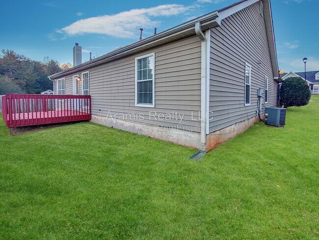 Building Photo - 6843 Saganaw Dr