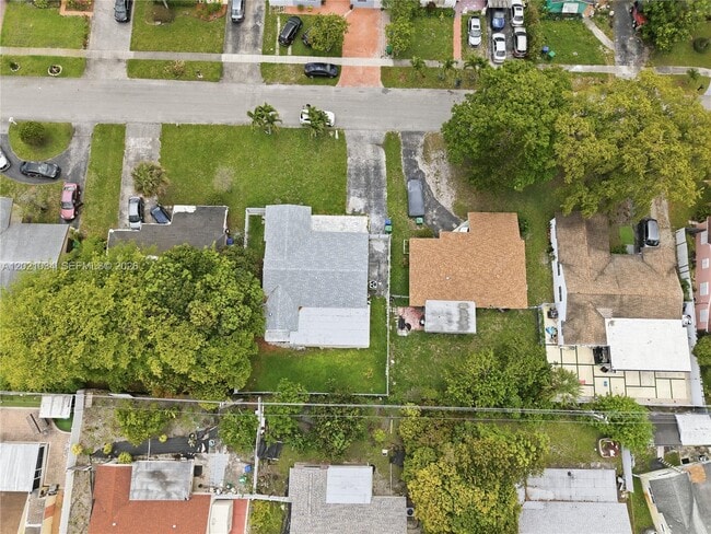 Building Photo - 7051 SW 29th St