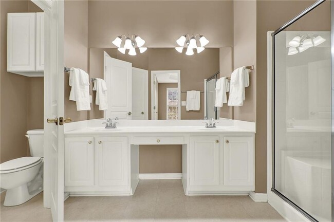 Building Photo - 916 Santa Anita Dr