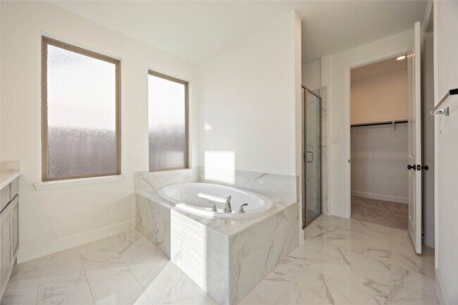 Building Photo - 2215 Falling Fig Ln