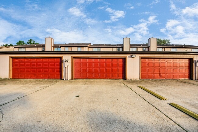 Building Photo - 12500 Brookglade Cir