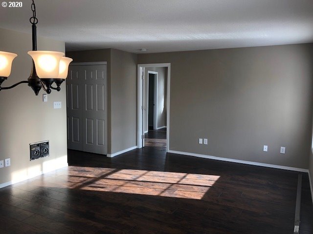 1-1b1b - 16049 SE Caruthers St
