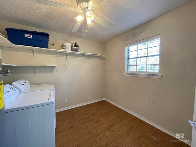 Building Photo - 353 S School St