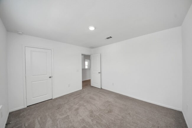 Building Photo - 1325 Grass Bnd Dr