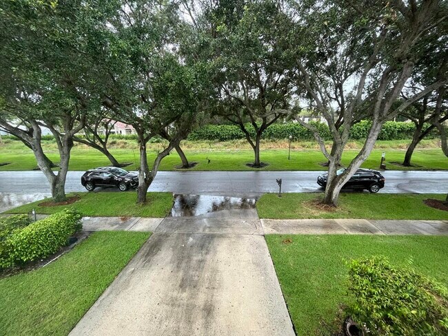 Building Photo - 4020 NW 24th Terrace