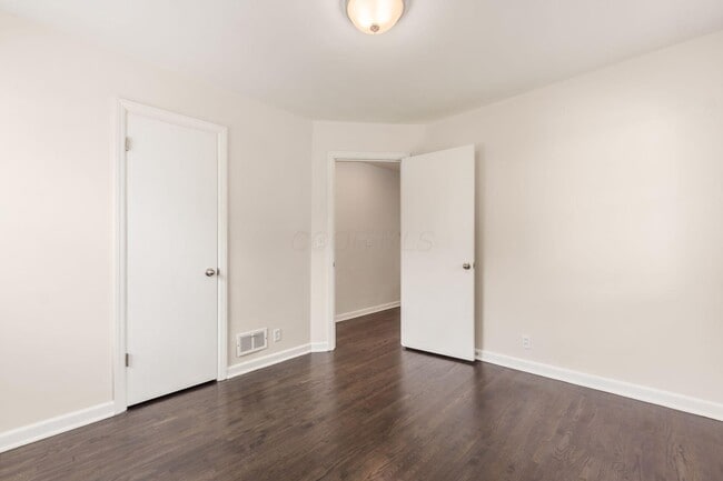 Building Photo - 336 E Weisheimer Rd