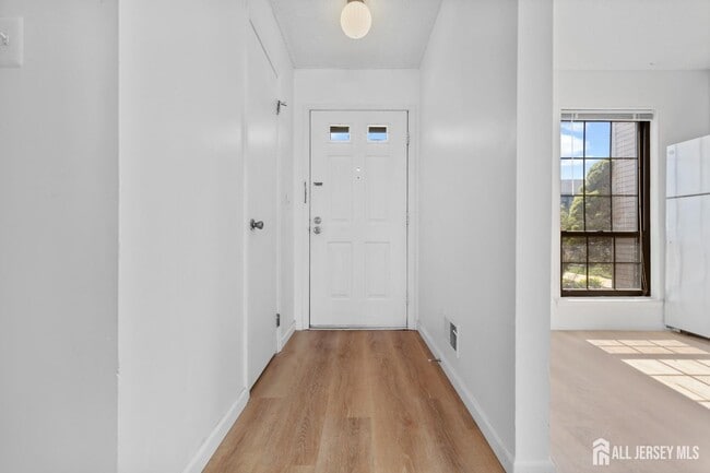 Building Photo - 467 Andover Pl