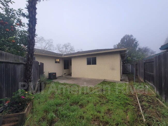 Building Photo - 602 Lelandhaven Way