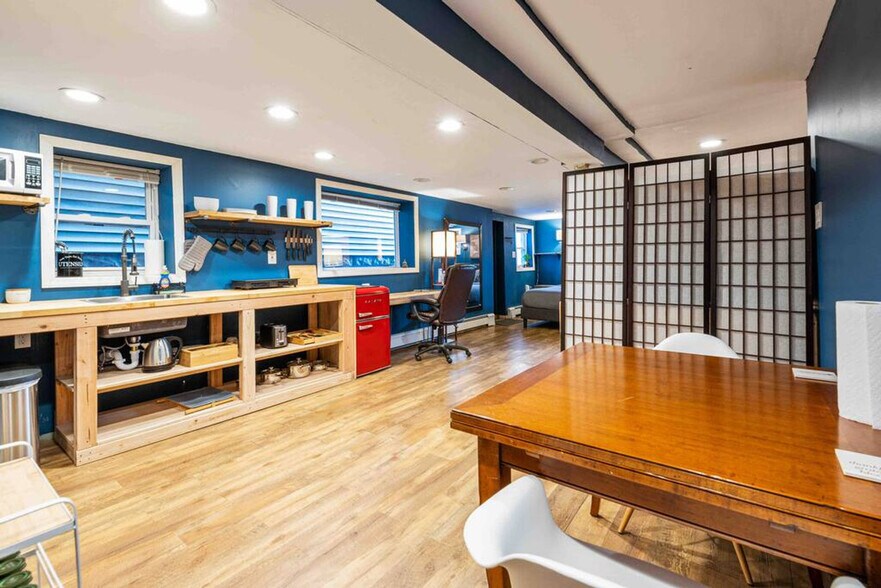 Building Photo - 1510 85th St