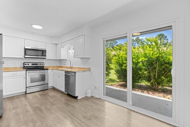 Building Photo - 1208 Manassas Ct