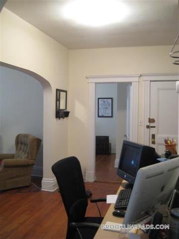 Building Photo - 22 Euston St