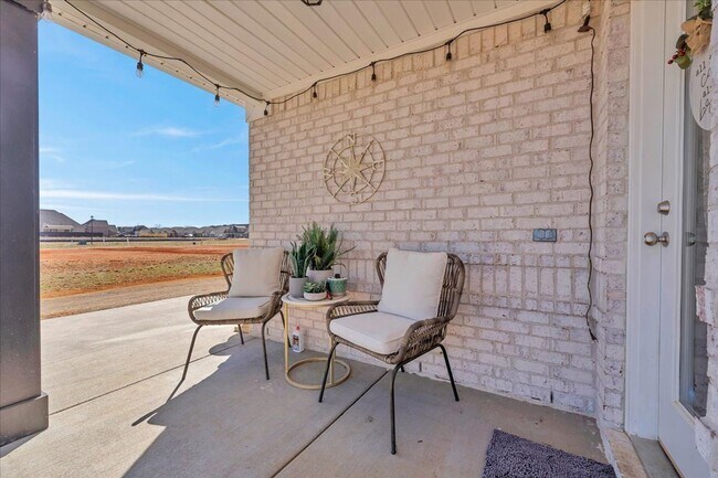 Building Photo - Beautiful 4BR/2.5BA  Full Brick Home in Co...