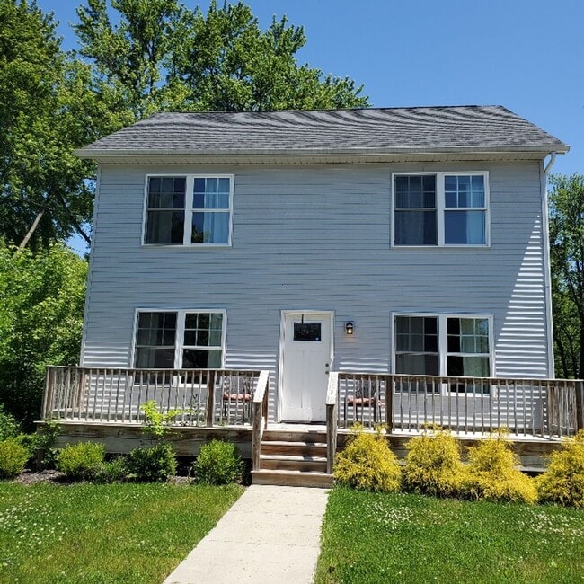 Building Photo - 3 Bed Room House For Rent