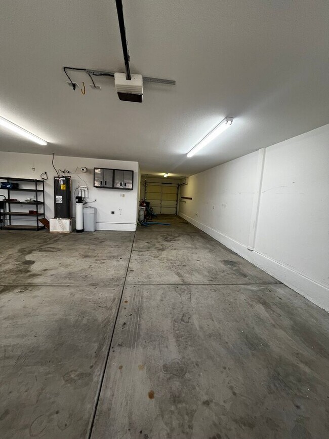 Building Photo - Pool Home with 4 Car Boat Deep Garage