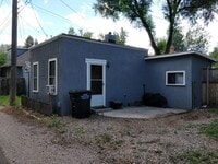 Building Photo - Cute Cottage Close to Downtown!