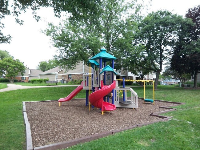 Building Photo - 1546 Williamsburg Dr