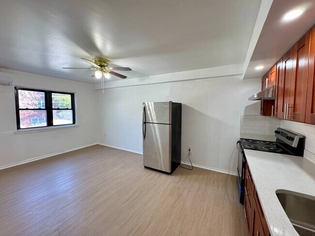 Building Photo - 436 Olmstead Ave
