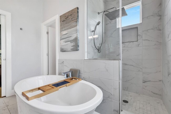 Building Photo - 5021 Nichols St