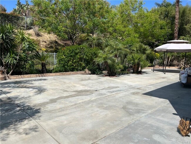 Building Photo - 16636 China Berry Ct