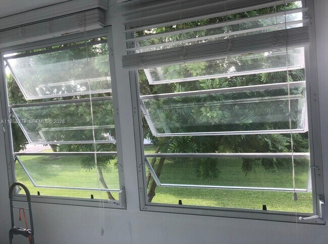 Building Photo - 358 Markham P