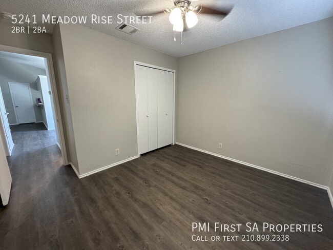 Building Photo - 5241 Meadow Rise St